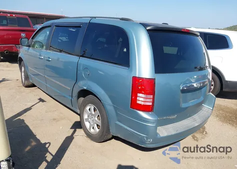 2010 Chrysler Town & Country Touring from USA, damaged, VIN 2A4RR5D18AR245563